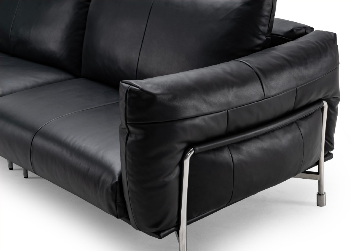 RS1073 Sofa